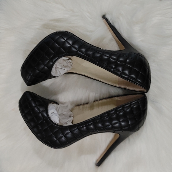 BCBG Pumps 6 - Picture 5 of 6